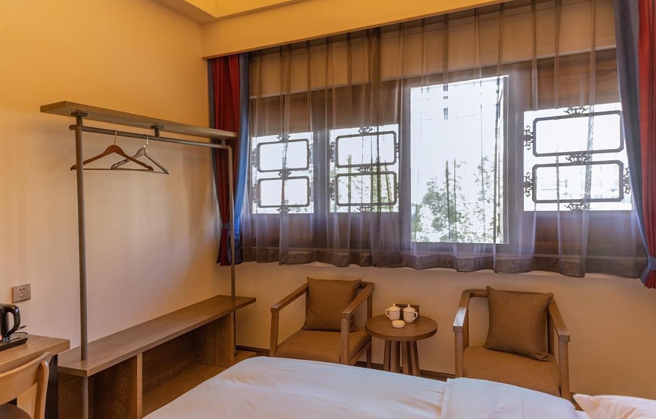The Hump Hostel 驼峰客栈 Kunming Esterno foto